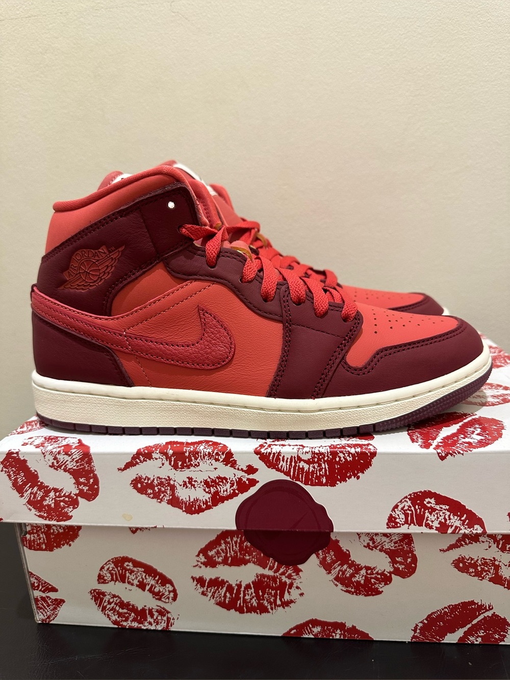 NIB Women Nike Jordan 1 Mid SE Valentine's Day 2026   IB7018-600